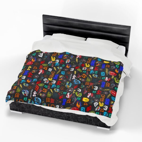 7890716569274662590_2048.jpeg 2025 F1 Doodle Plush Throw Blanket – Cozy Home Décor for Racing Fans