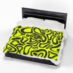 9987482052384523049_2048.jpeg Day Helmet Racing Plush Blanket Racing Helmet Throw Blanket Motorsport Fan Cozy Blanket Helmet Design Plush Racing Throw