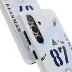 bea-87-2026-canadian-gp-helmet-ollie-phone-case-bearman-design-formula-racing-inspired-cover-99.jpg Oliver Bearman phone case - Lifestyle Shot 9