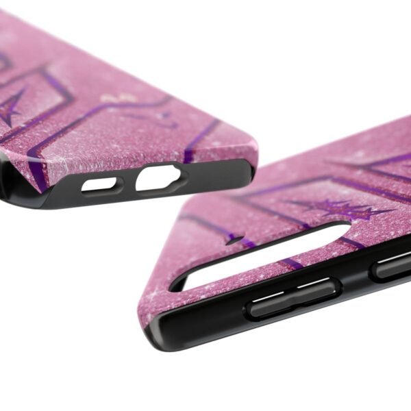 ham-monaco-2026-pink-shimmer-helmet-phone-case-compatible-with-iphone-formula-racing-fan-gear-pink-shimmer-edition-4.jpg Lewis Hamilton Monaco phone case - Lifestyle Shot 4